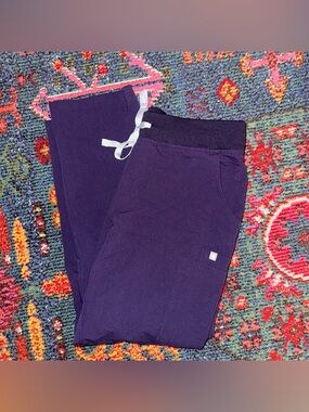 FIGS yola skinny scrub pant